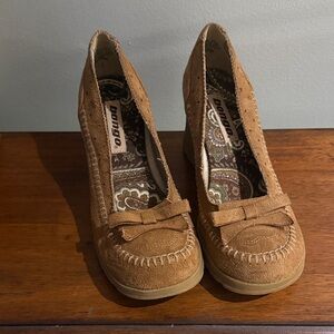 BONGO Women's Brown Moccasin Shoes
